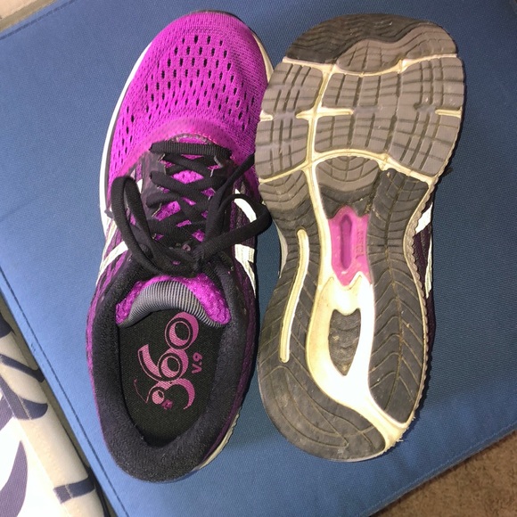 New Balance Running Shoes - Picture 3 of 3